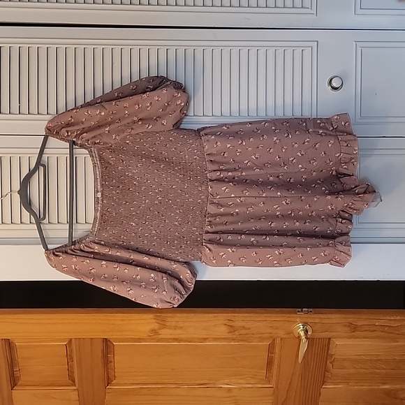 Puff Sleeve Romper - Picture 5 of 13